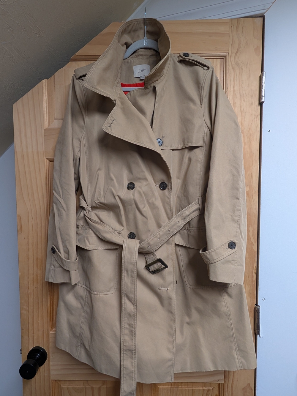 Classic Beige Trench Coat with Belt - Picture 2 of 8